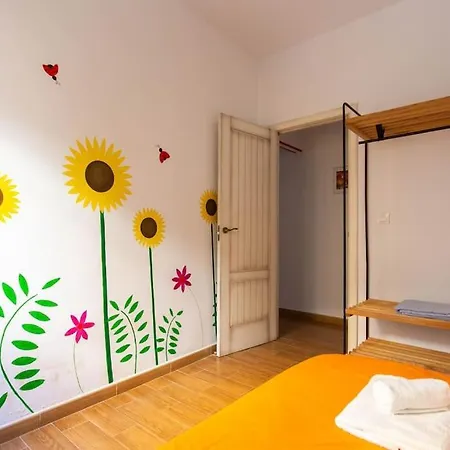 Large Tracatra Apartamento Sevilla